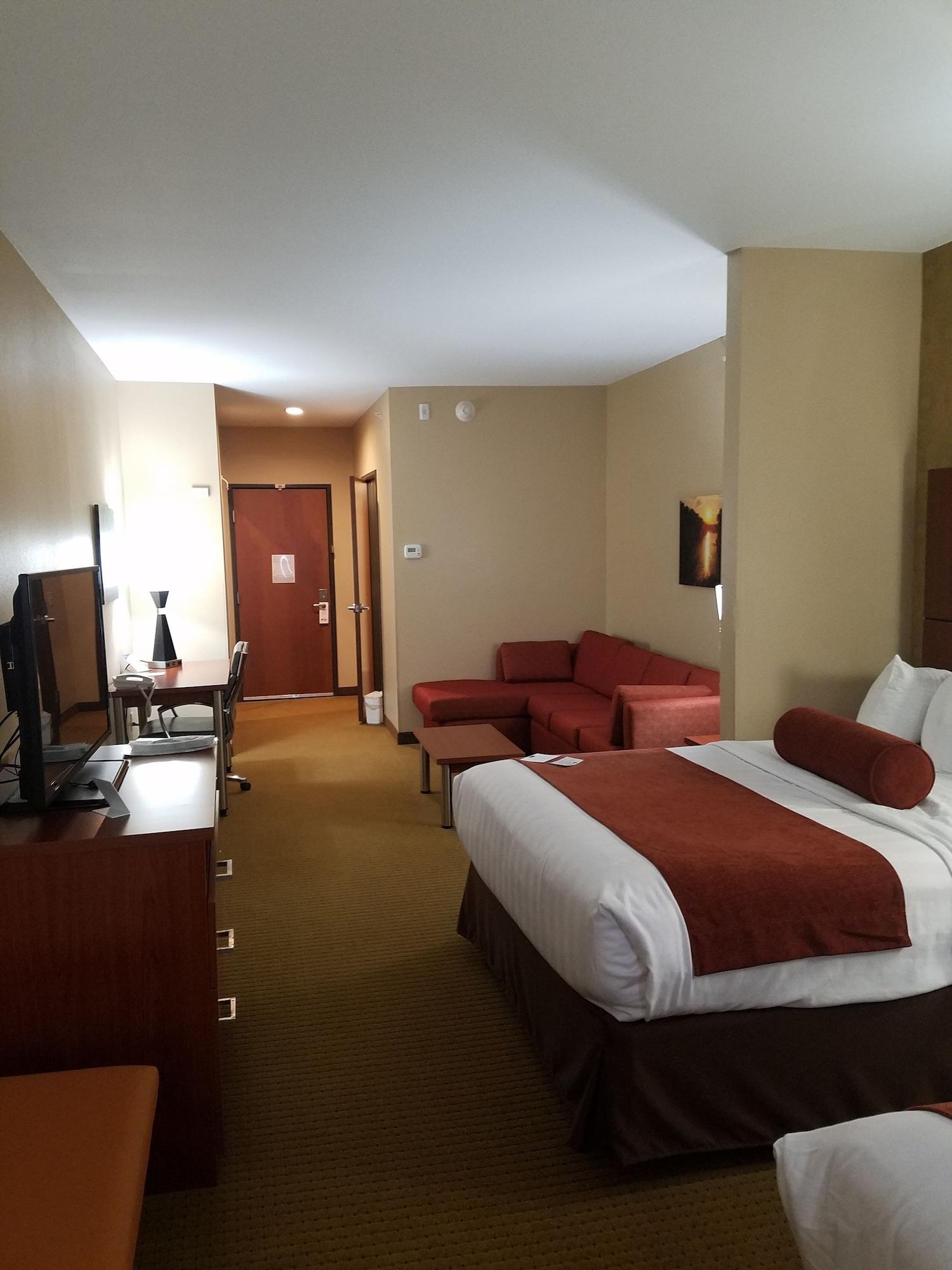 Best Western Plus Finger Lakes Inn & Suites Кортленд Экстерьер фото