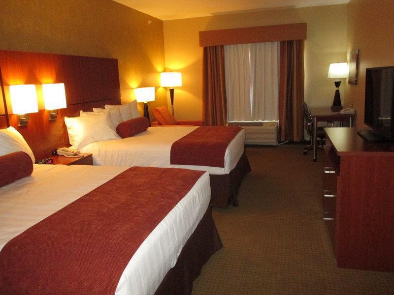 Best Western Plus Finger Lakes Inn & Suites Кортленд Номер фото